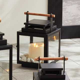 ADWIN OUTDOOR LANTERN MEDIUM