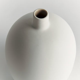 BARCLAY BUTERA SANDBAR VASE SMALL